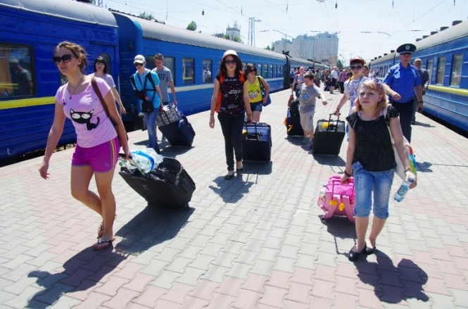 Кількість переселенців з Криму і Донбасу зросла до 194,4 тис, - ДСНС