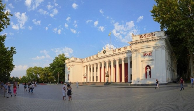 Суд обмежив проведення масових акцій на Думській площі в Одесі