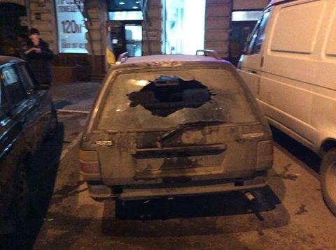 В Одессе активисты задержали поджигателя волонтерского автомобиля