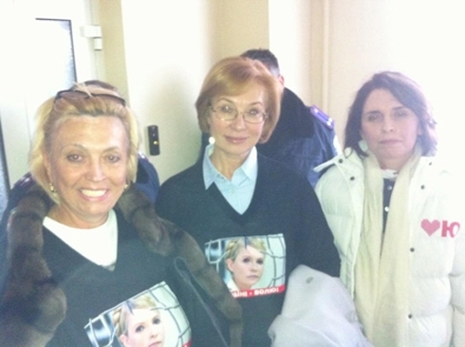 Аваков з журналістами покинув поверх Тимошенко, а Кужель з соратницями залишилася на ніч