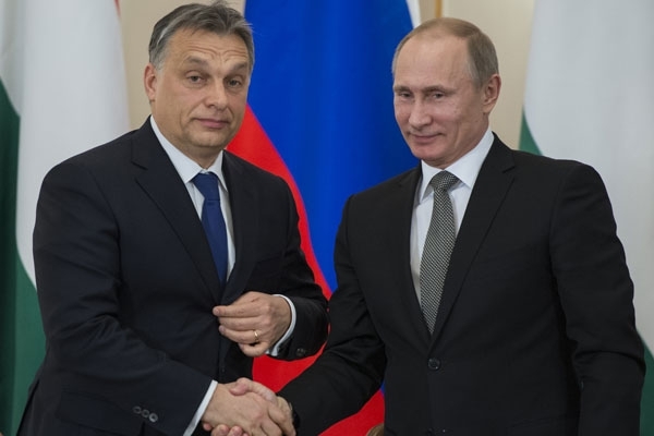 Орбан вважає дурістю те, як Європа 