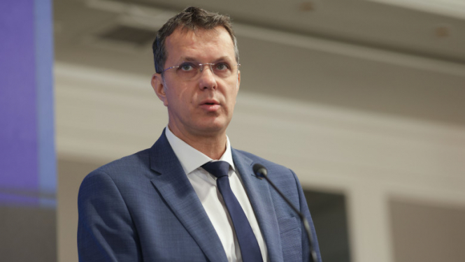 Румунський міністр пішов у відставку після того, як у його резюме знайшли брехню