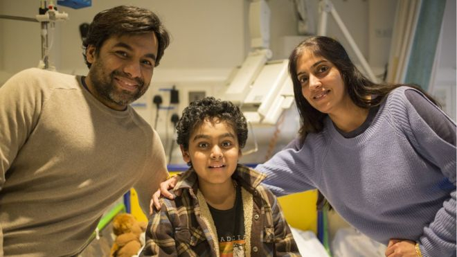 В Великобритании мальчика впервые лечили против рака его собственными клетками