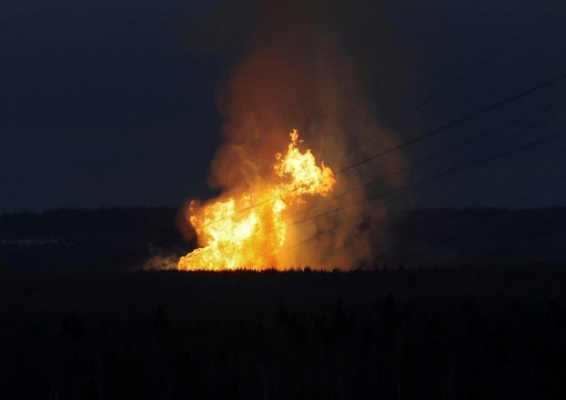 На росії вибухнув газопровід та виникла велика пожежа