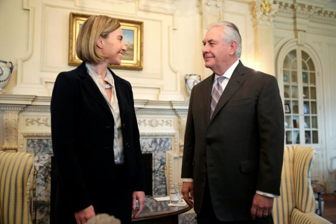 Могерини и госсекретарь США Тиллерсон обсудили Донбасс и Россию