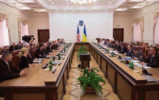 Місія США з реформи митниці прибула в Україну