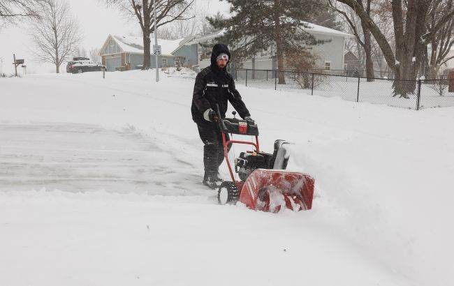 Зимова буря накрила США