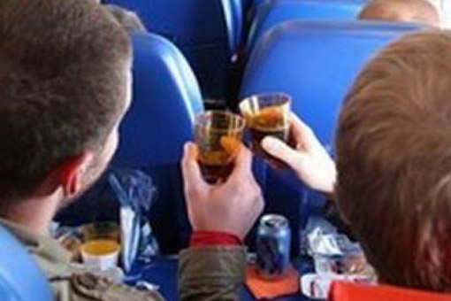 Від початку року на борту російських літаків затримали 3 тисячі нетверезих пасажирів