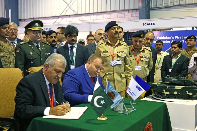 Україна і Пакистан підписали збройовий меморандум на $600 млн