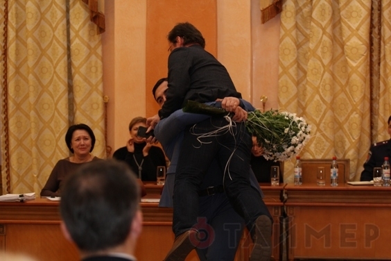 На сесії Одеської міськради Палпатін виніс Боровика з залу на руках, - ВІДЕО