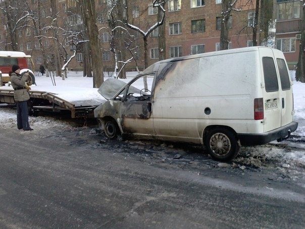 У Києві палять машини з львівськими номерами, - фото, відео