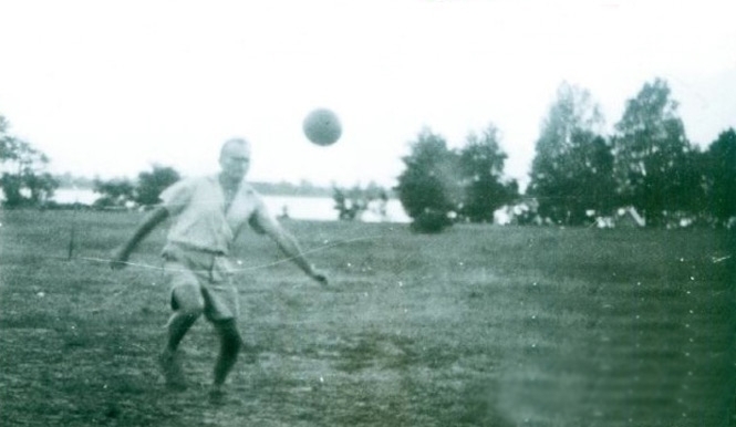 Як Іван Павло ІІ грав у футбол (фото)