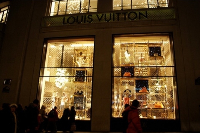 У Франції заборонять нічне освітлення магазинів і установ