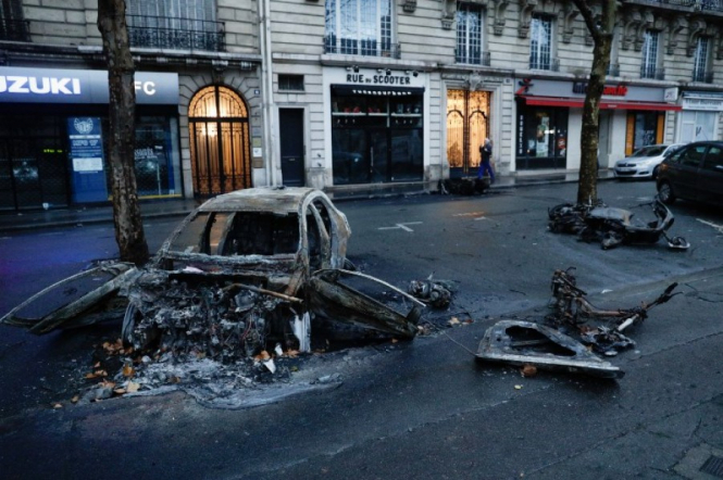 Во время топливных протестов в Париже задержали 378 человек, ранены - 133