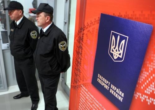 Миграционная служба уверяет, что террористы не могли украсть чистые бланки паспортов в Донецке