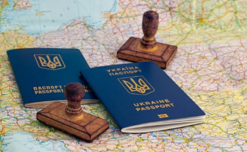 Питання втрати Україною безвізу через рішення КСУ зняте — ОП
