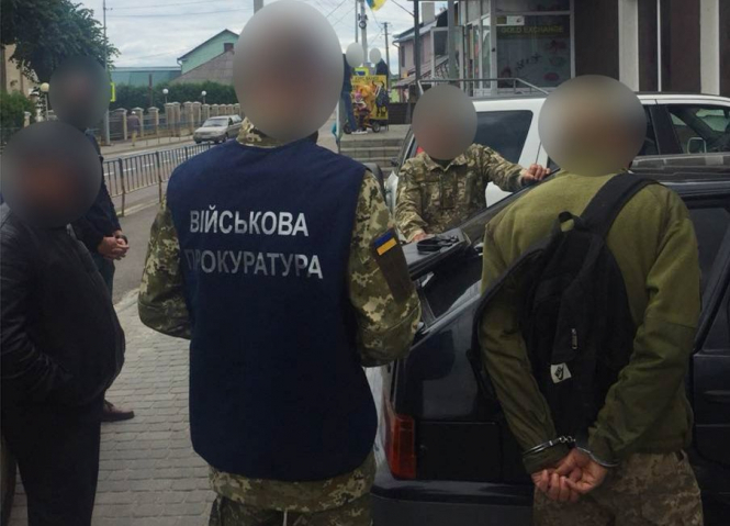 На Львовщине военнослужащий торговал боеприпасами