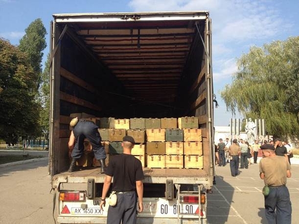 На Дніпропетровщині затримали вантажівки із засобами для боєприпасів