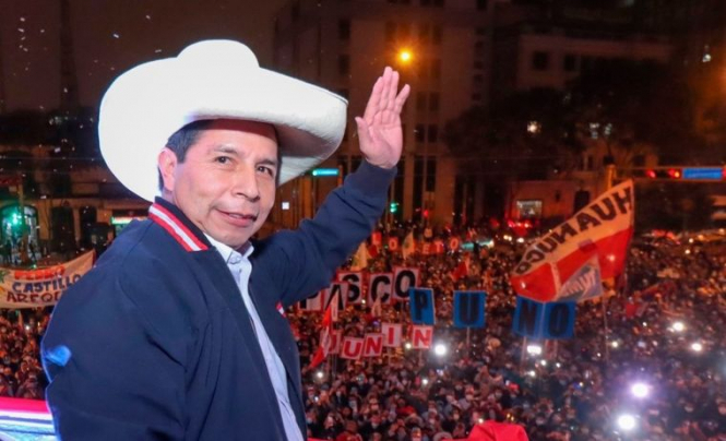 В Перу новым президентом избрали бывшего учителя, который возглавлял забастовки из-за низких зарплат