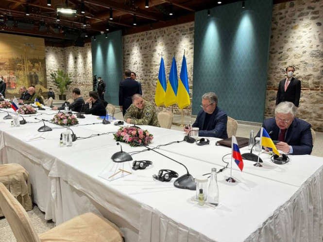 У Стамбулі розпочинаються переговори між делегаціями України та росії