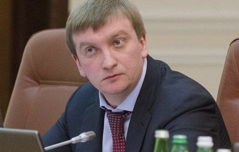 Міністр юстиції обіцяє, що проходження в парламент не врятує КПУ від ліквідації