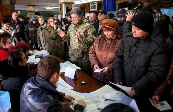 Порошенко приехал в Краматорск контролировать голосование на выборах