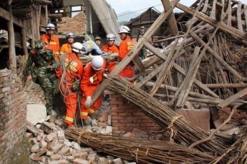 Мощное землетрясение в Китае унесло жизни почти 200 человек