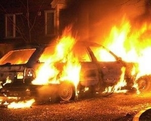 На Прикарпатье сожгли два автомобиля милиции