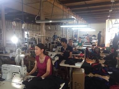 На Одещині іноземці в підпільних цехах шили одяг з логотипами світових брендів