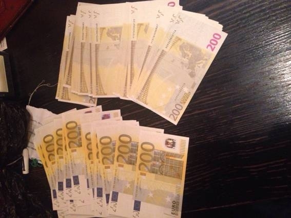 Київським шахраям світить 10 років тюрми з конфіскацією майна за продаж фальшивих €50 тис