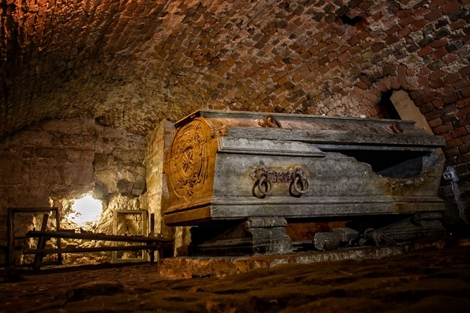 Туристи зможуть безкоштовно відвідувати підземелля єзуїтів у Львові