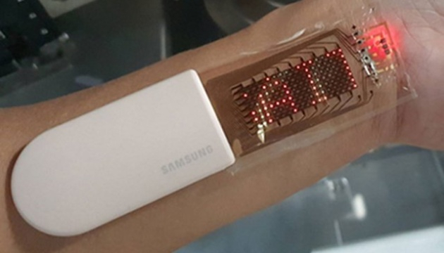 Samsung розробив "розтяжний" дисплей для контролю життєвих показників організму