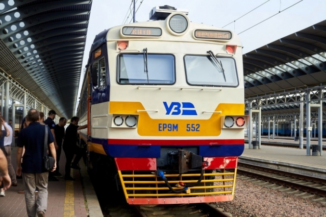 Два модернізовані пасажирських потяги відсьогодні почнуть возити пасажирів - Укрзалізниця