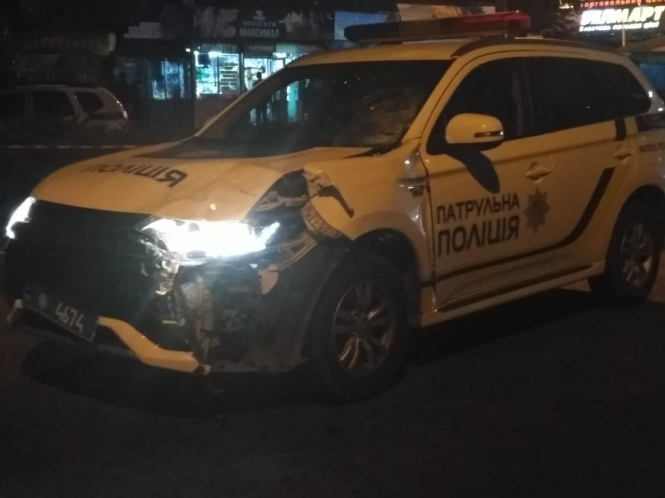В Черновцах полицейское авто насмерть сбило пешехода