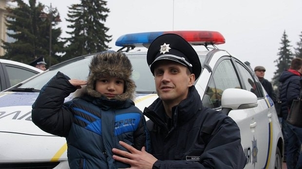 В Луцке приняли присягу новые патрульные полицейские