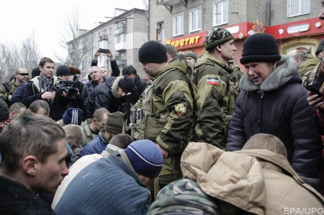 В Донецк прибыла группа российских военных неславянской внешности, которые разворовывают имущество гражданских