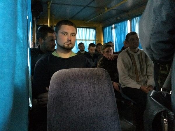 Террористы обменяли еще 30 украинских военных, - фото