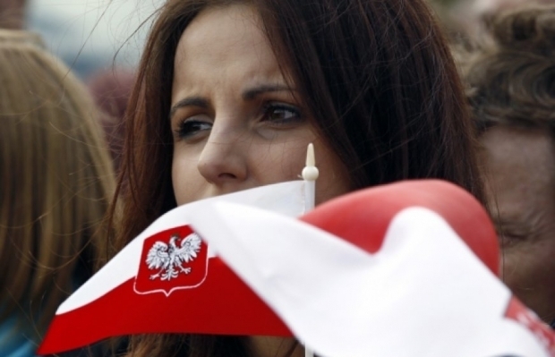 У Польщі і далі знижується підтримка керівної партії
