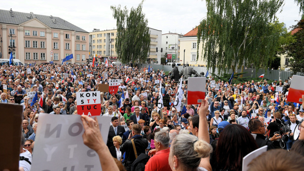 У Польщі тривають протести на підтримку суддів Верховного суду, яких відправляють на пенсію