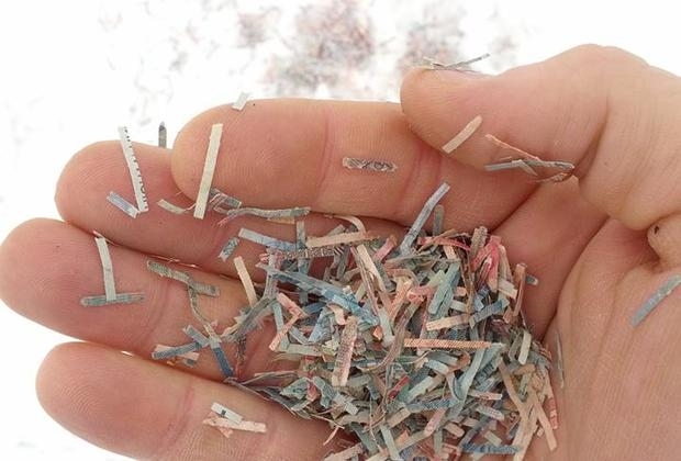 В Донецке найдено 50 мешков с порезанными гривнами
