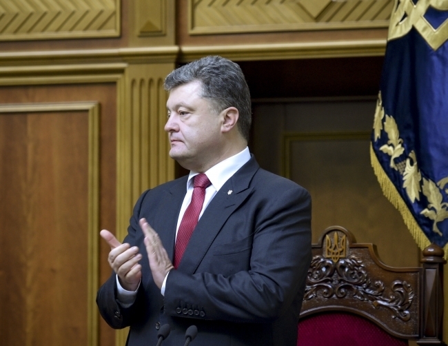 Президент готов провести новые выборы на Донбассе