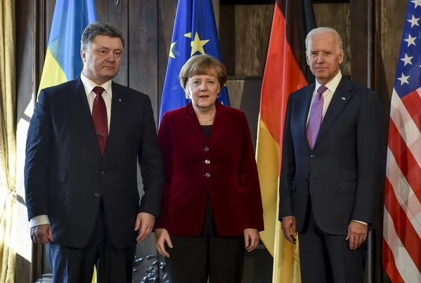 Президент України провів тристоронні переговори з Меркель та Байденом