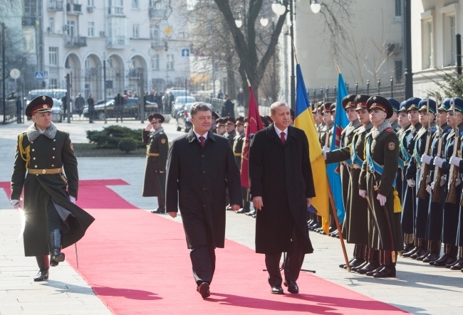 Порошенко назвал обеспечение мира в регионе Черного моря общей задачей Украины и Турции