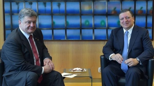 На встрече с Баррозу Порошенко требовал адекватной реакции ЕС на вторжение российских войск