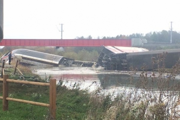 Железнодорожная катастрофа на востоке Франции: скоростной поезд сошел с рельсов