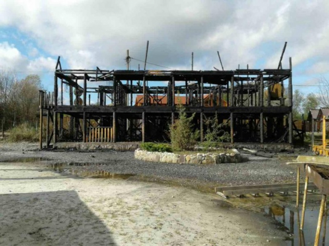 Пожежа вщент знищила базу відпочинку в Закарпатській області