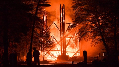 В Германии полностью сгорела известная деревянная башня Гете