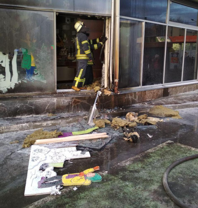 Полиция задержала поджигателя магазина Roshen в Киеве