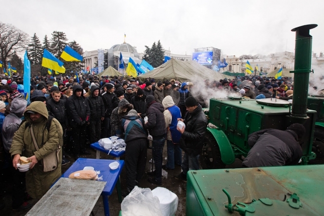 На антимайдан вже вирушили близько тисячі активістів із Дніпропетровська