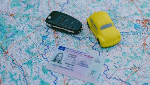 Українці у Литві не складатимуть іспит при заміні водійських прав 